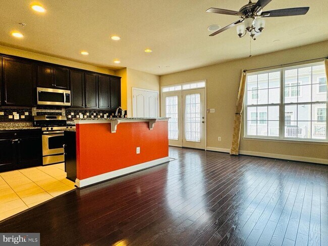 Building Photo - 12406 Carriage Park Pl