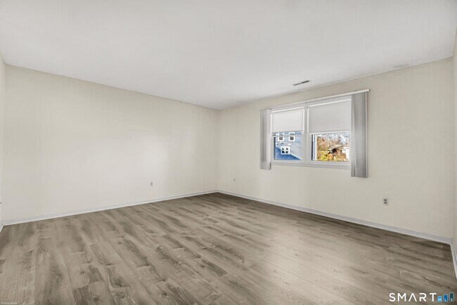 Building Photo - 4023 Park Ave