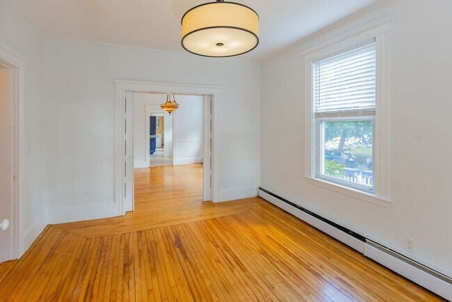 Building Photo - 375 Lafayette St