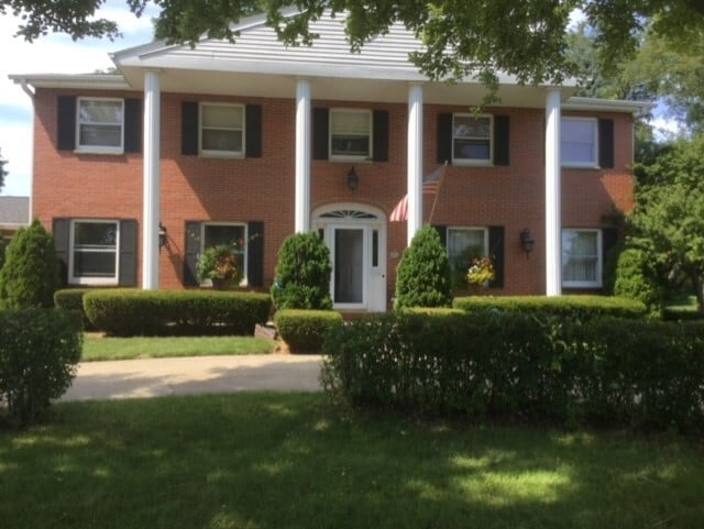 Primary Photo - 3730 Foxwood Rd