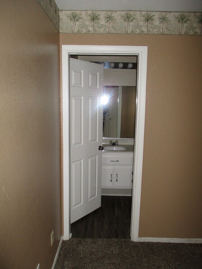 Building Photo - Beautiful Oasis-High Ceiling- Tile and Car...