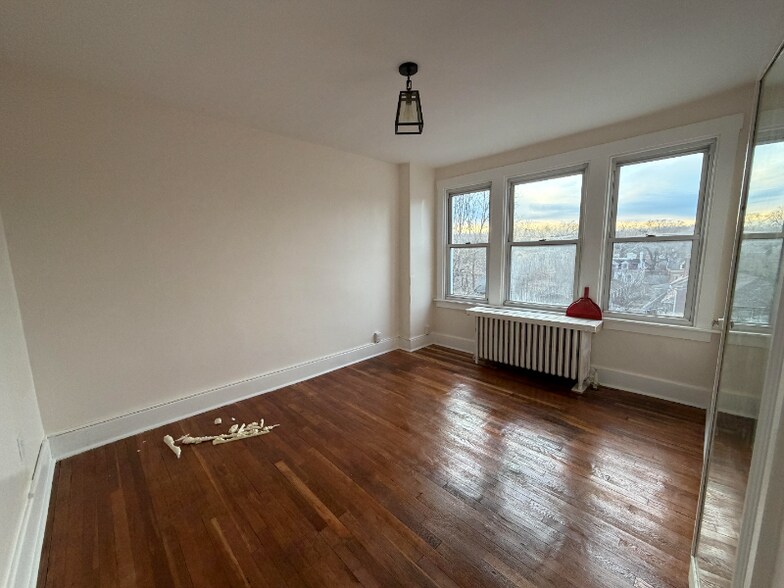 Building Photo - 1027 Farragut St