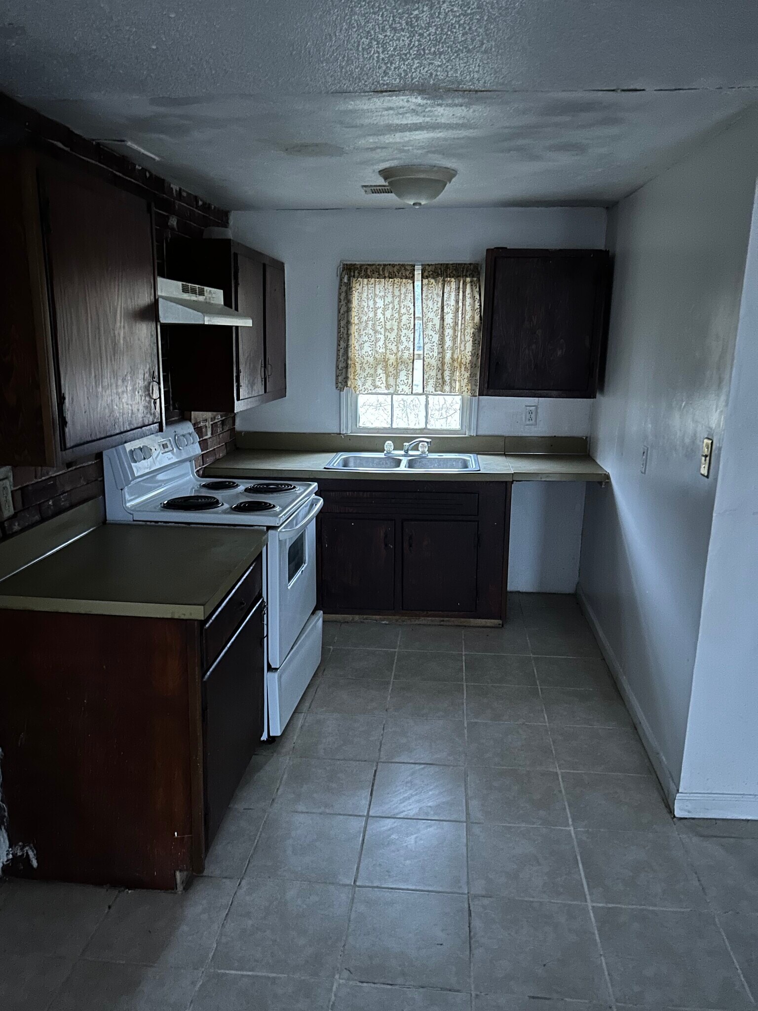 Building Photo - 520 Buckley St