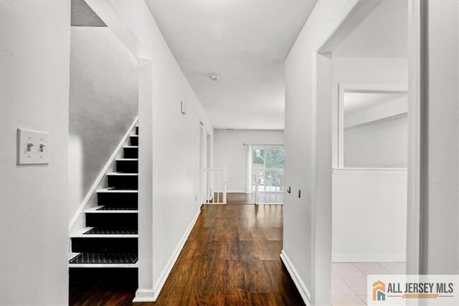 Building Photo - 715 Darlington Dr