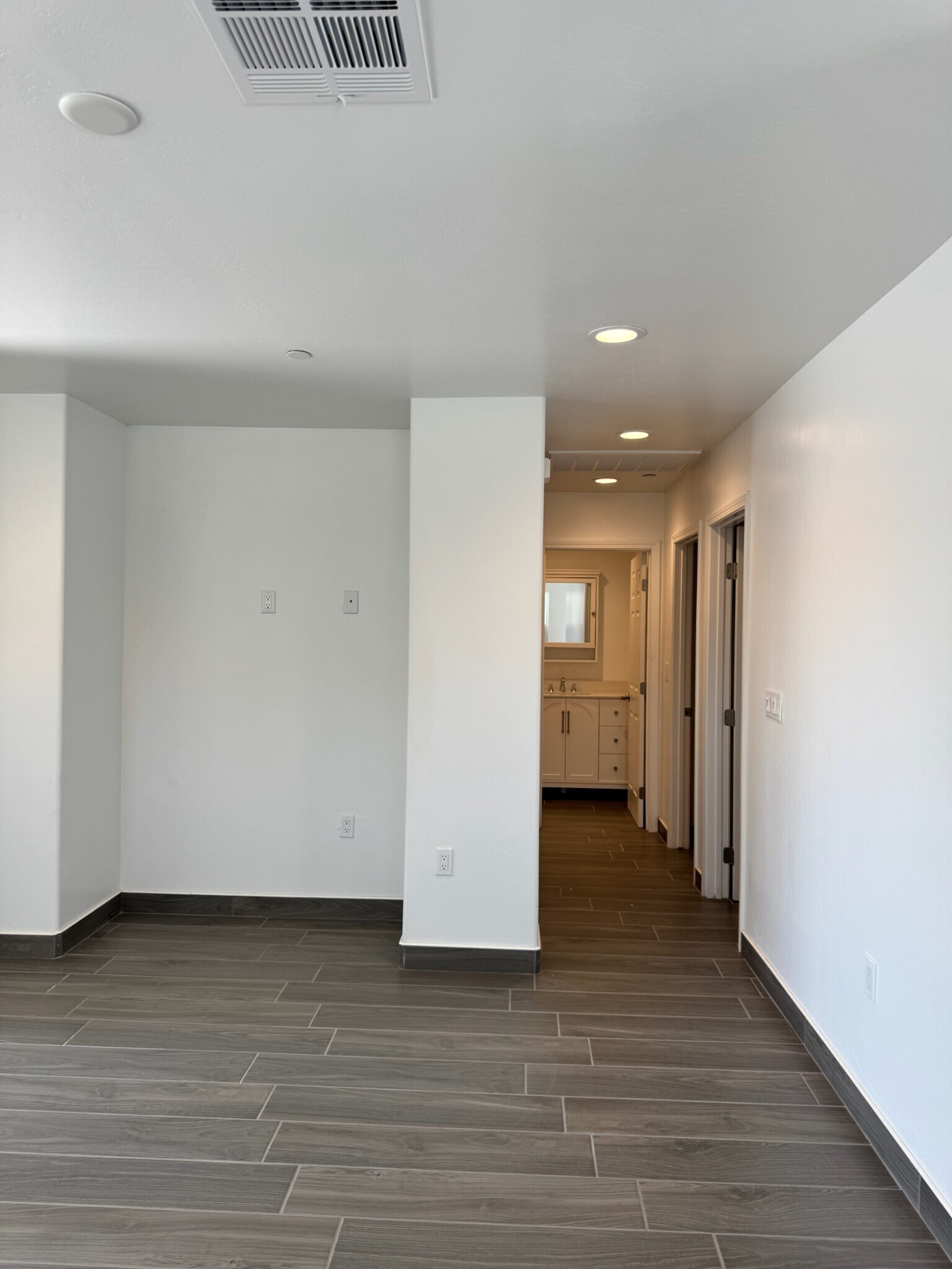 Hallway - 1128 Jefferson St