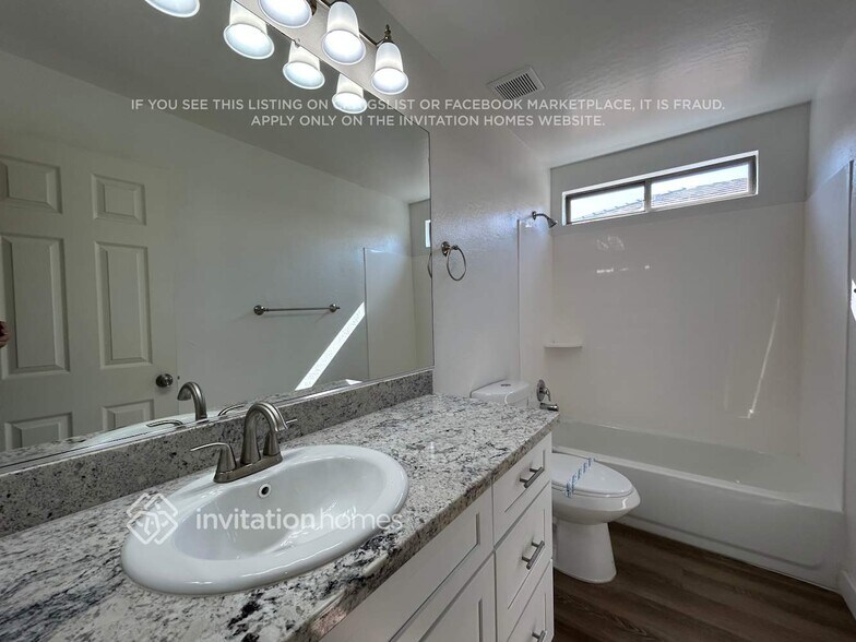 Building Photo - 15572 W Meade Ln