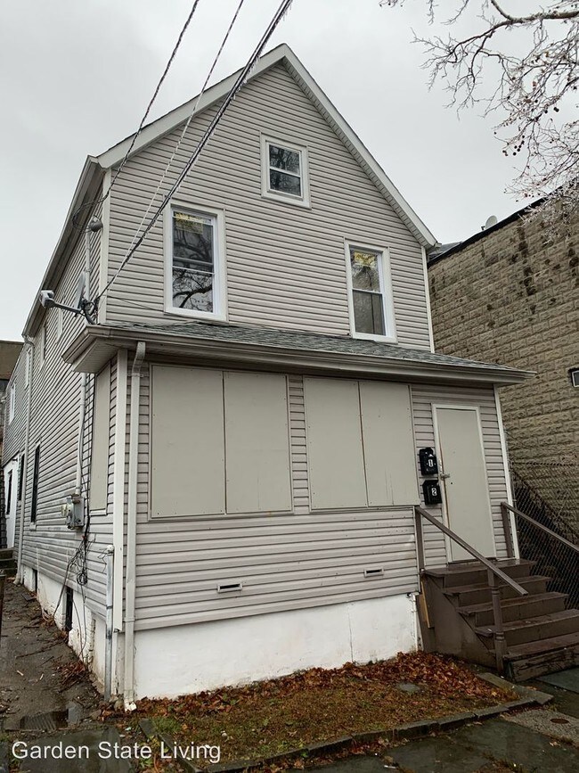 Building Photo - 48 Pierce St