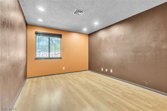 Building Photo - 2457 Swan Ln