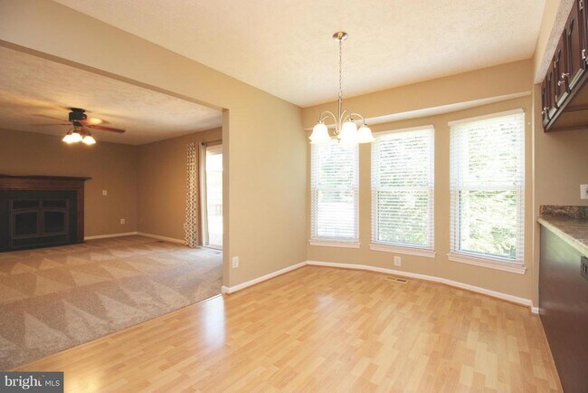 Building Photo - 66 Larkwood Ct