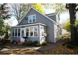 Building Photo - 3005 Tyler St NE