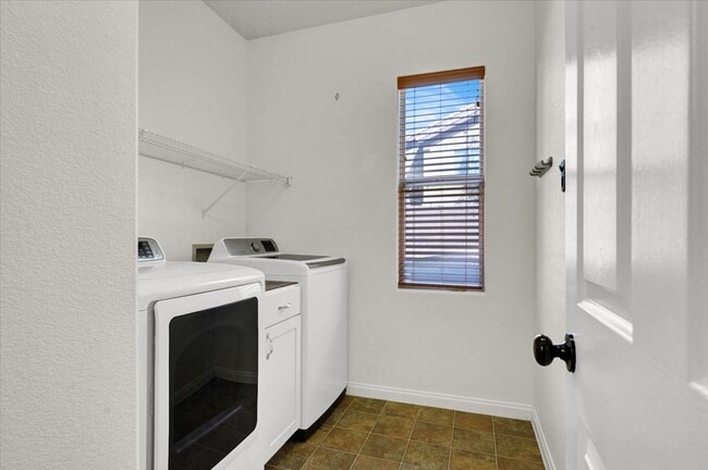 Building Photo - 8036 W Anasazi Ranch Ave