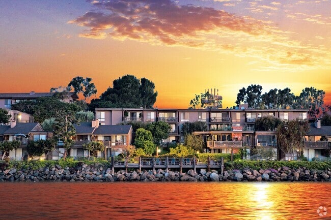 Building Photo - Mariners Village