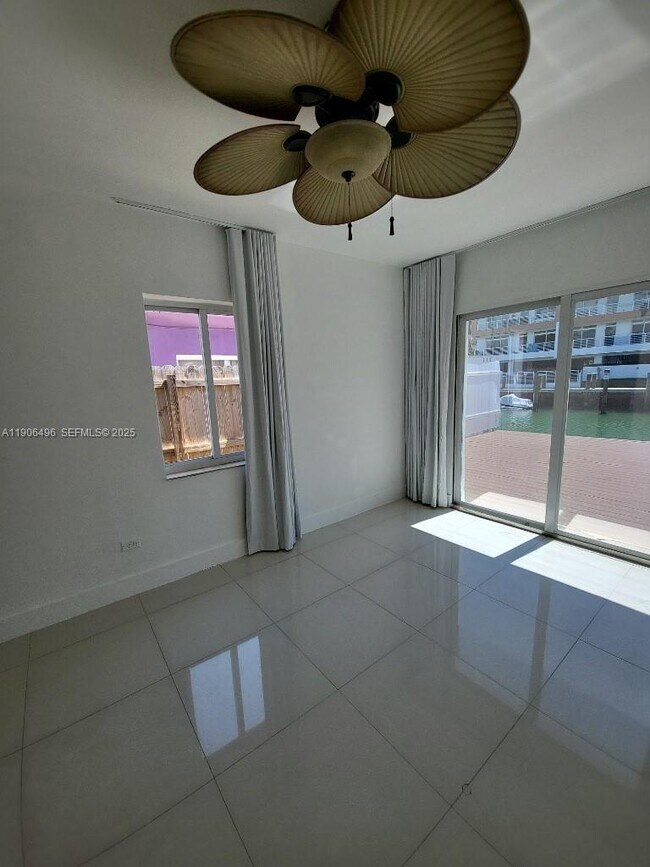 Building Photo - 7707 Hawthorne Ave