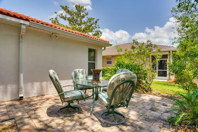 Building Photo - 2130 Rio Nuevo Dr