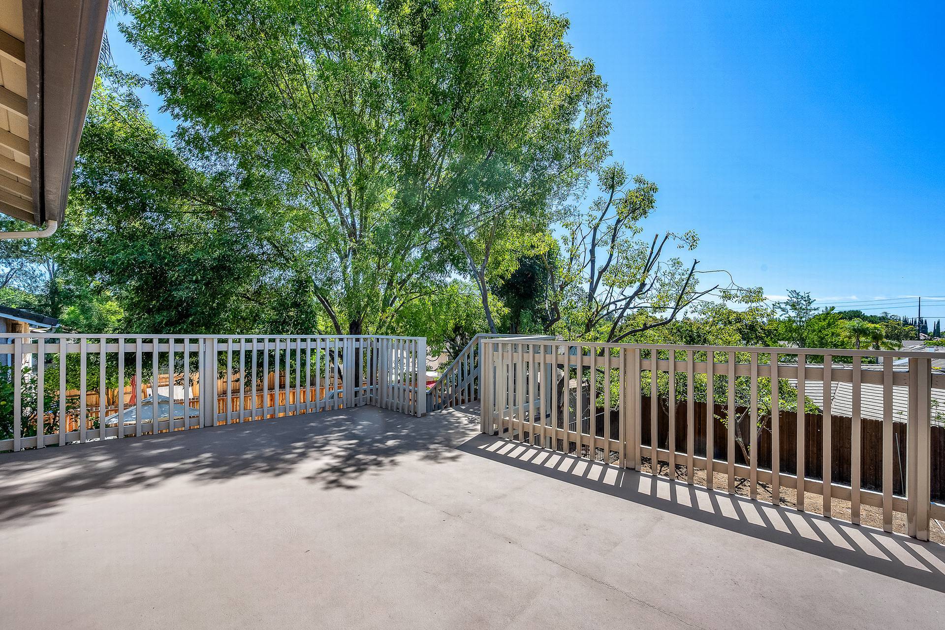 large upper deck accessible from backyard - 2655 Calle Abedul
