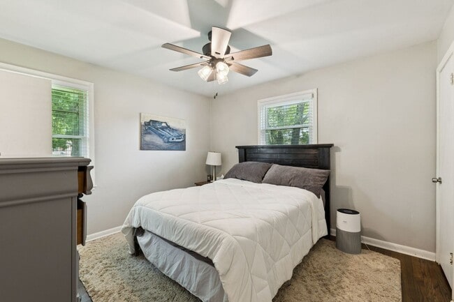 Building Photo - Excellent 3 Bedroom 2 Bath Home Minutes from Downtown!