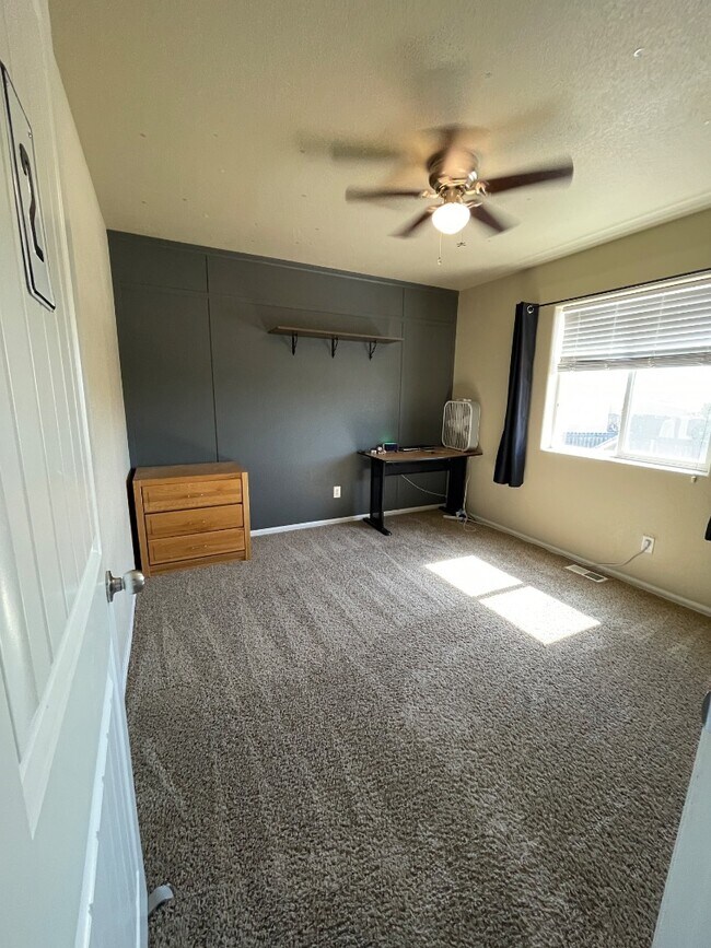 Building Photo - 5136 Killdeer Dr