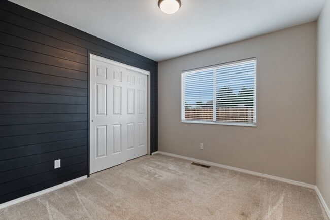 Building Photo - Sparks Home in the Vistas with RV Parking!!