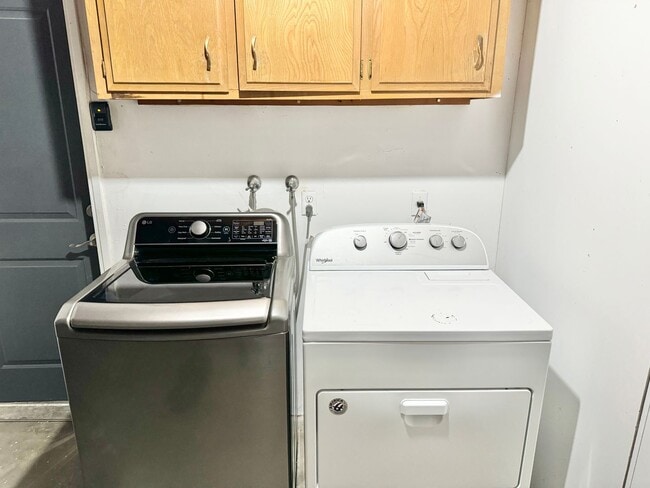 Building Photo - COMING SOON!! Comfortable and Spacious 3 b...