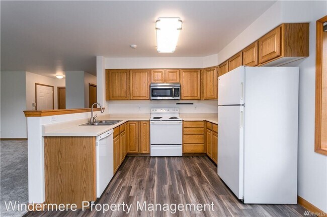 Building Photo - 2 br, 2 bath House - 647 W. Horton #235