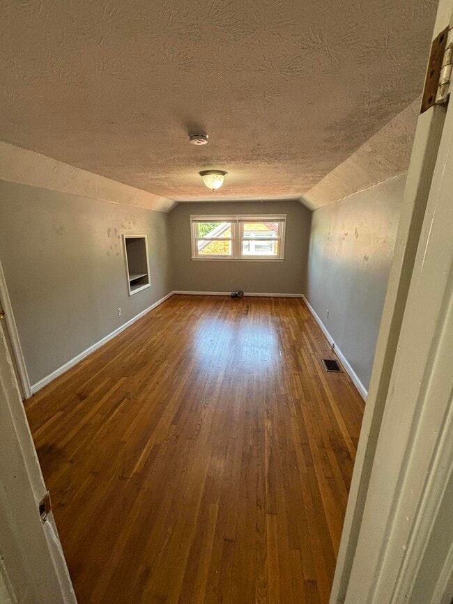 Building Photo - 613 Anniston Dr
