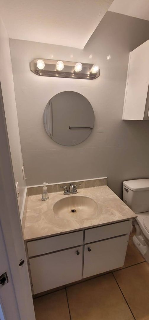 Building Photo - Great 1/1 in the Heart of Sunrise