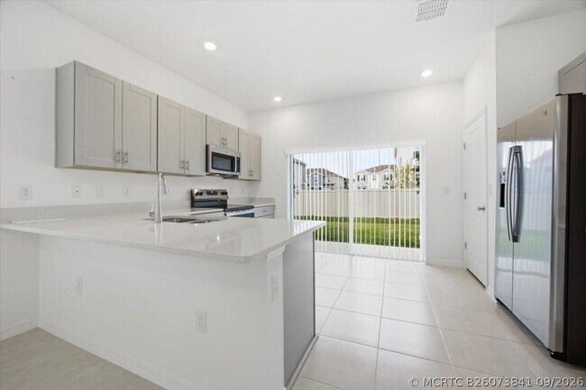 Building Photo - 2874 Skyline Lp