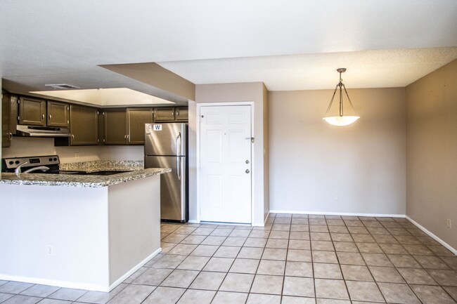 Building Photo - 2Br/2Ba, $1495, 101& Rio Salada
