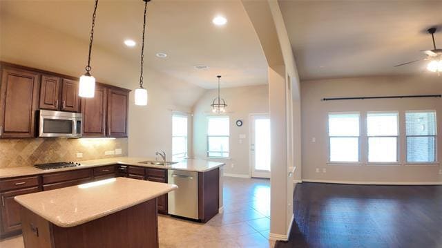 Building Photo - 639 Stevenson Dr
