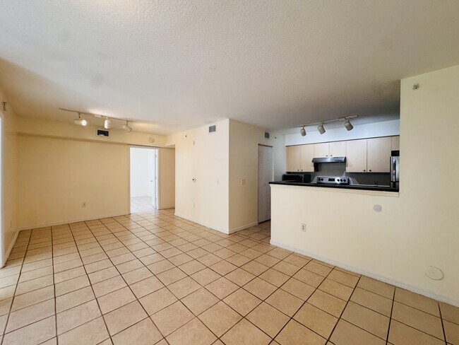 Building Photo - 4271 San Marino Blvd