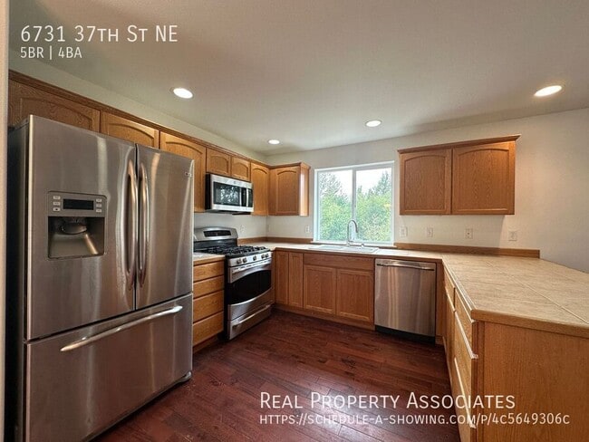 Building Photo - 6731 37th St NE
