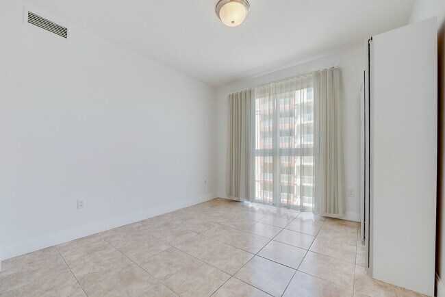 Building Photo - 7270 SW 89th St