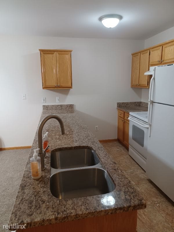 Building Photo - 2 br, 1 bath Condo - 2222 Frazho Rd