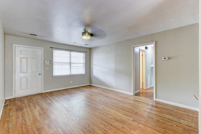 Building Photo - Spacious 3-Bedroom Home with a Fenced Yard and Easy Access to Everything!