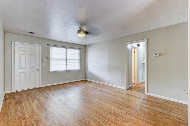 Building Photo - Spacious 3-Bedroom Home with a Fenced Yard...