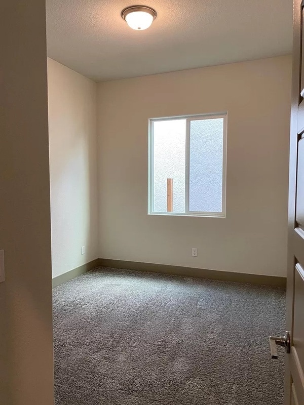 Building Photo - 2467 Valverde Dr