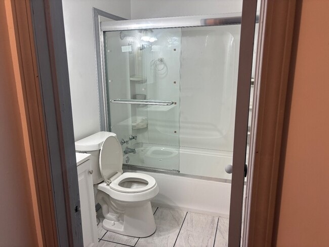 Building Photo - 1325 Circle Dr