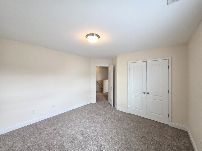 Building Photo - 173 Weston Woods St