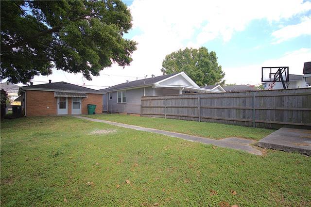 Building Photo - 305 5th St