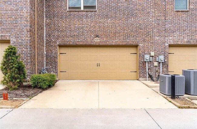 2 car garage - 4265 Snow Goose Trl