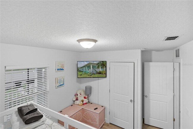 Building Photo - 27 Mala Compra Rd