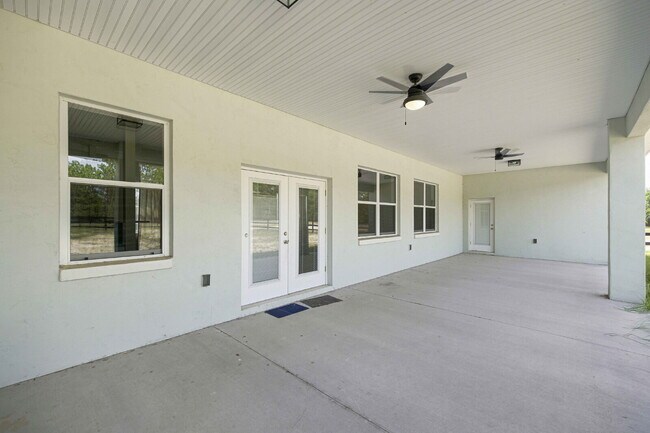 Building Photo - Country Living with Modern Convenience!