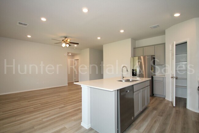 Building Photo - Spacious Open-Concept 3 Bedroom Home with Split Floor Plan