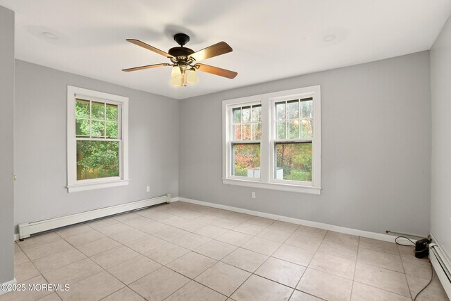 Building Photo - 61 Cassville Rd