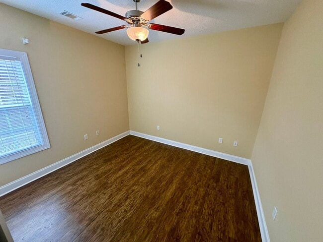 Building Photo - 113 Ledbury Cove