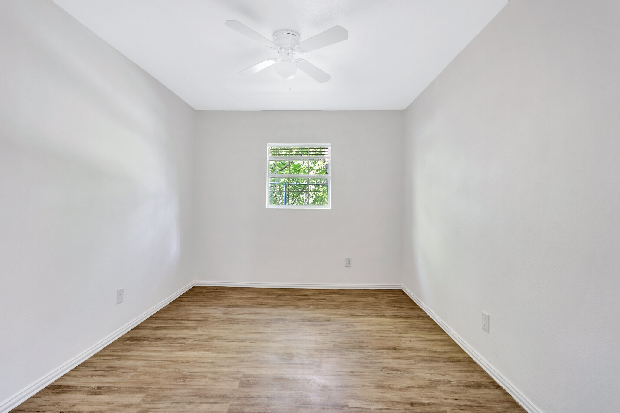 Building Photo - 901 Bessie St