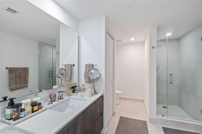 Building Photo - 488 NE 18th St