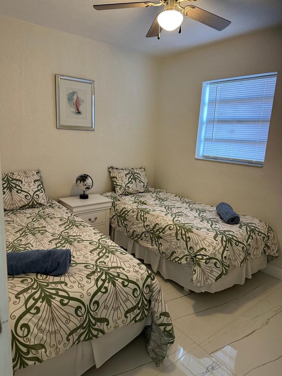 Building Photo - 5131 SW 6th St