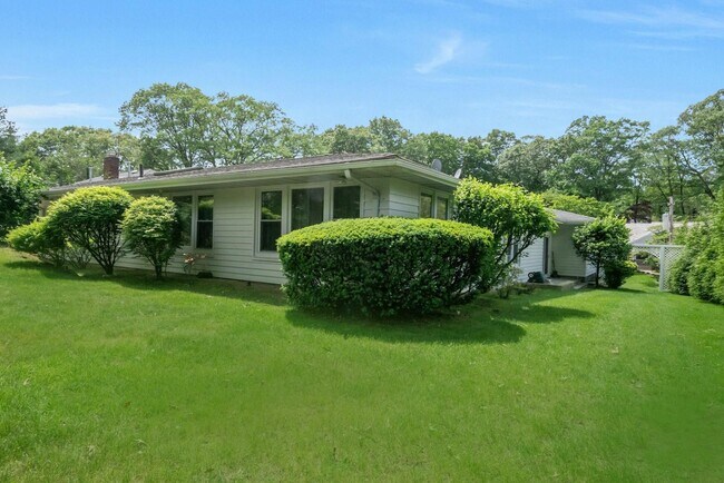 Building Photo - 136 Fox Meadow Rd