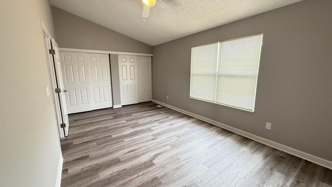 Building Photo - 904 Charleston Way Dr